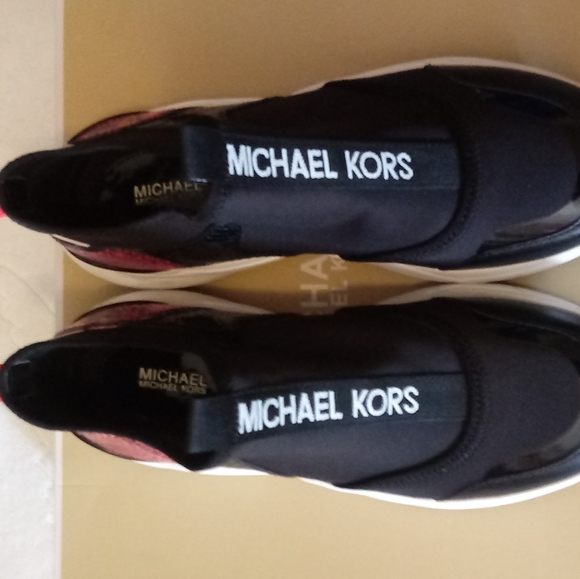"New" Michael Kors Willow Slip On Scuba Sneakers - Picture 7 of 16
